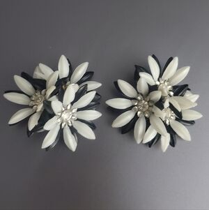 CORO Black & White Daisies Floral Cluster Clip-On Earrings Rhinestone Centres